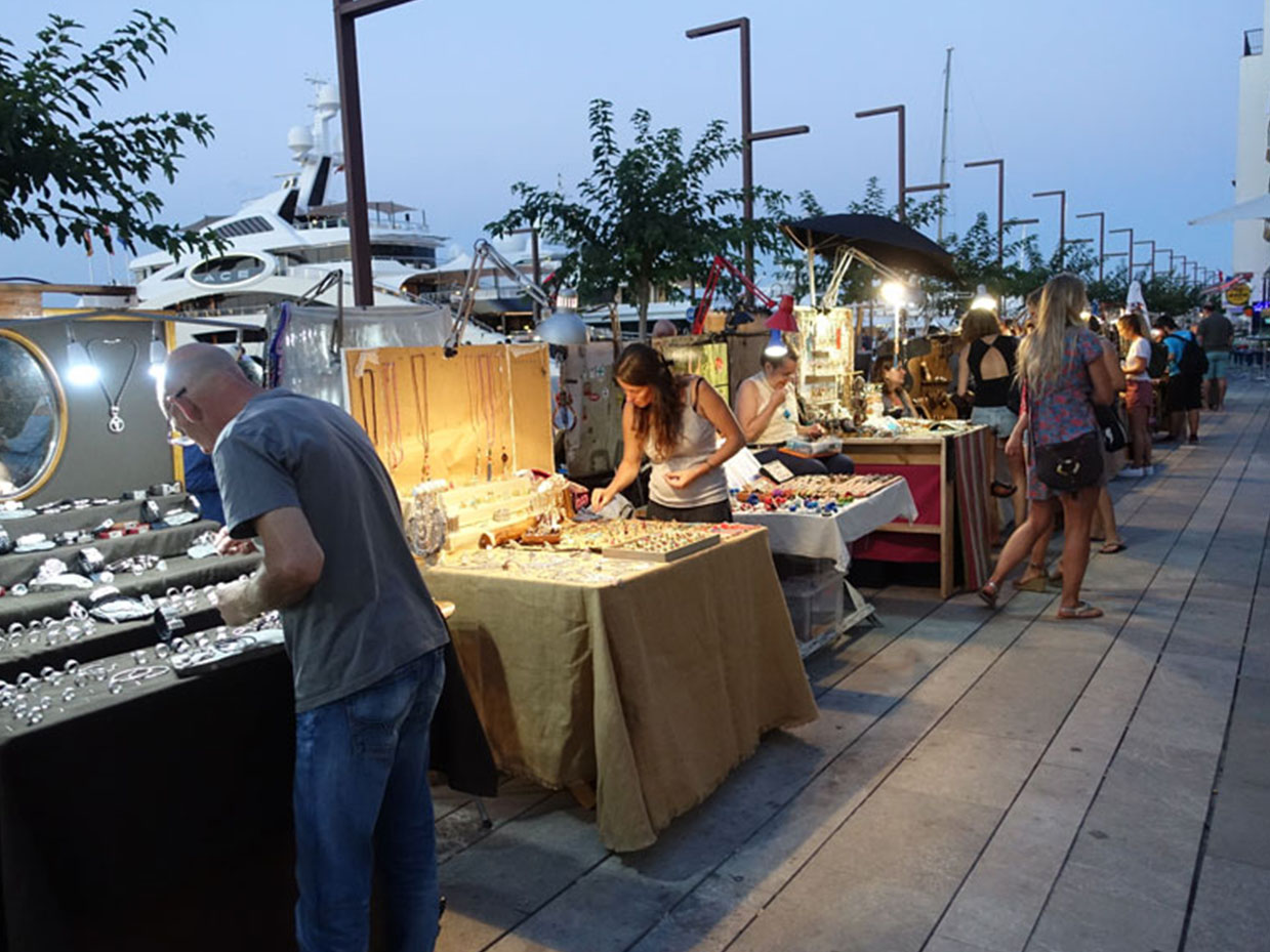 Mercado Hippy Del Puerto De Ibiza Artesania D Eivissa